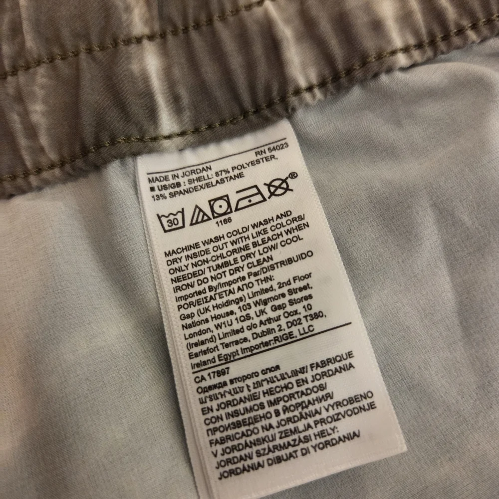 BANANA REPUBLIC NWT Hybrid Gray White Granite Quick Dry Performance Shorts SZ 2X